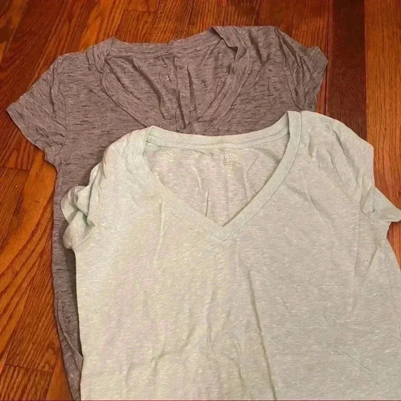 Bundle mossimo tanks and T-shirt women’s - Picture 5 of 11